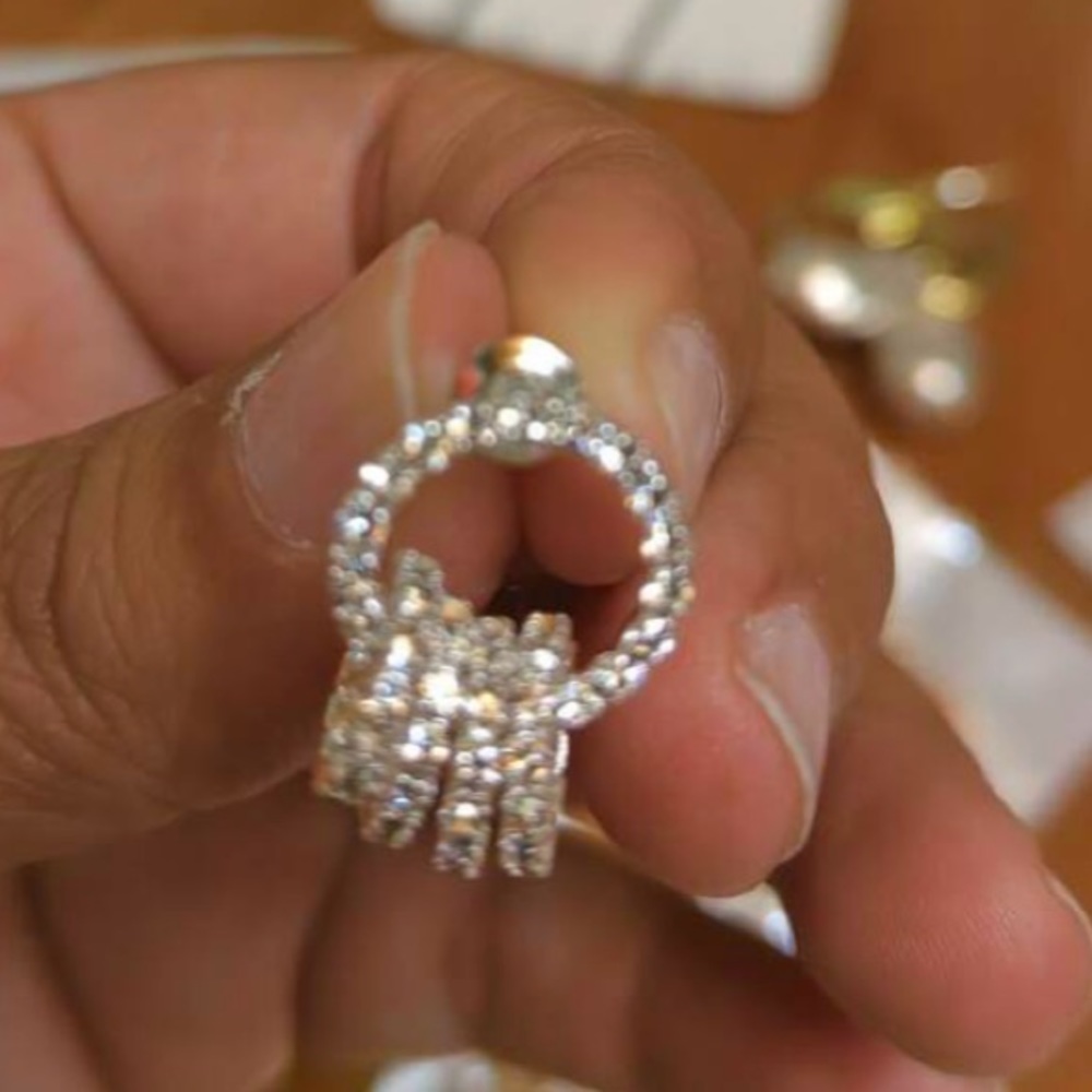 Beautiful Rhinestone Decor Earrings - Picture 7 of 14